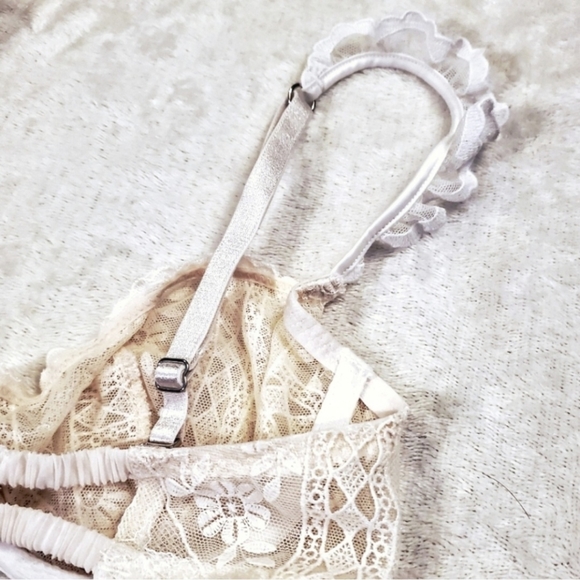 New Victoria's Secret Designer Collection  Lace Demi Bra 32D - Picture 5 of 7